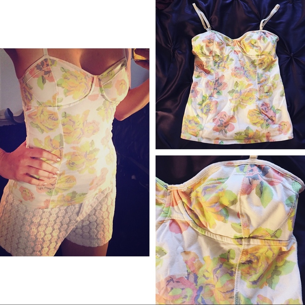 Flowery Aritizia Strappy Top